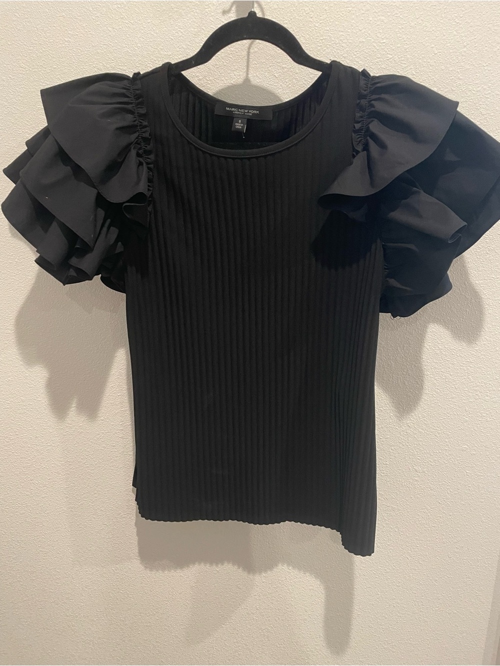 Ruffled Puff Sleeve Knit Top - Black